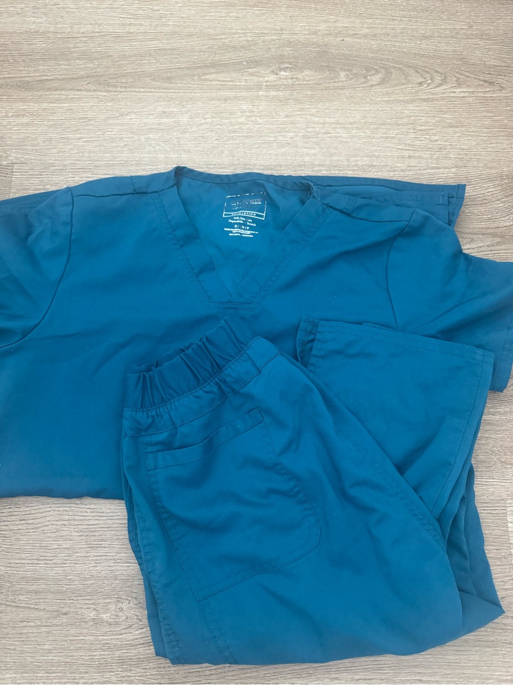 Women’s Caribbean Blue V-Neck Scrub Set